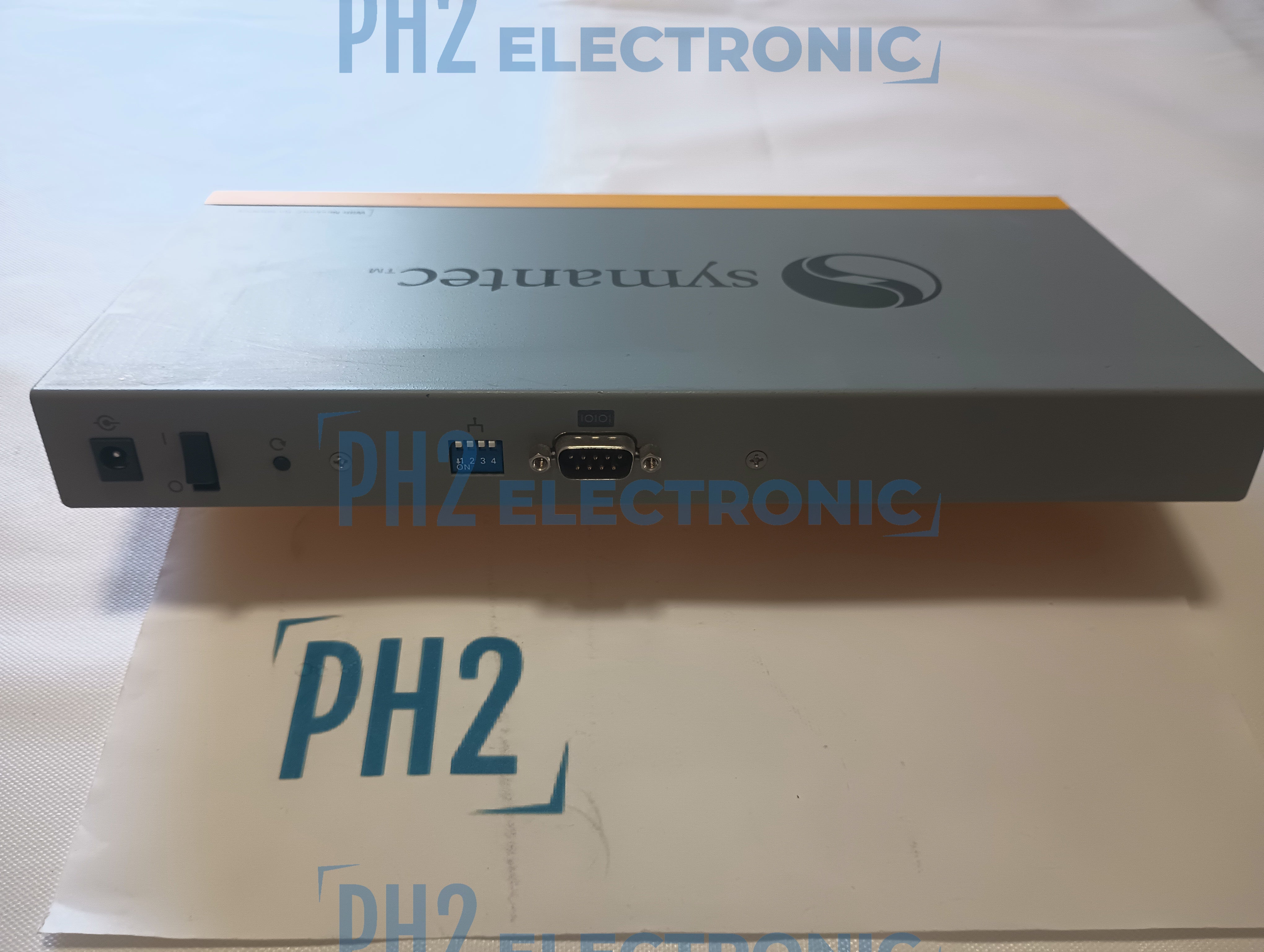 Symantec 16-95-00031 Firewall VPN Model 100 4 Port Router with ac Adapter