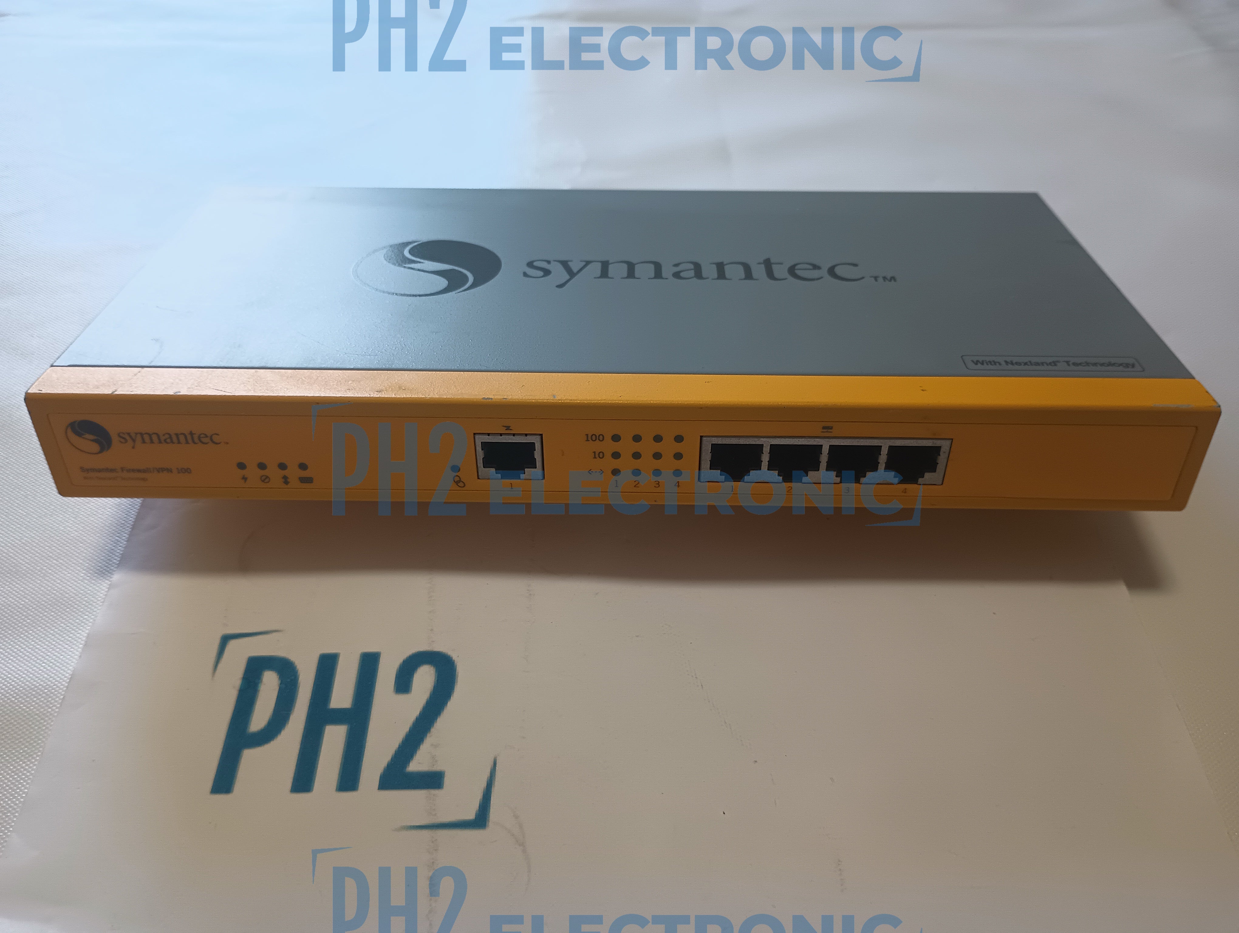 Symantec 16-95-00031 Firewall VPN Model 100 4 Port Router with ac Adapter