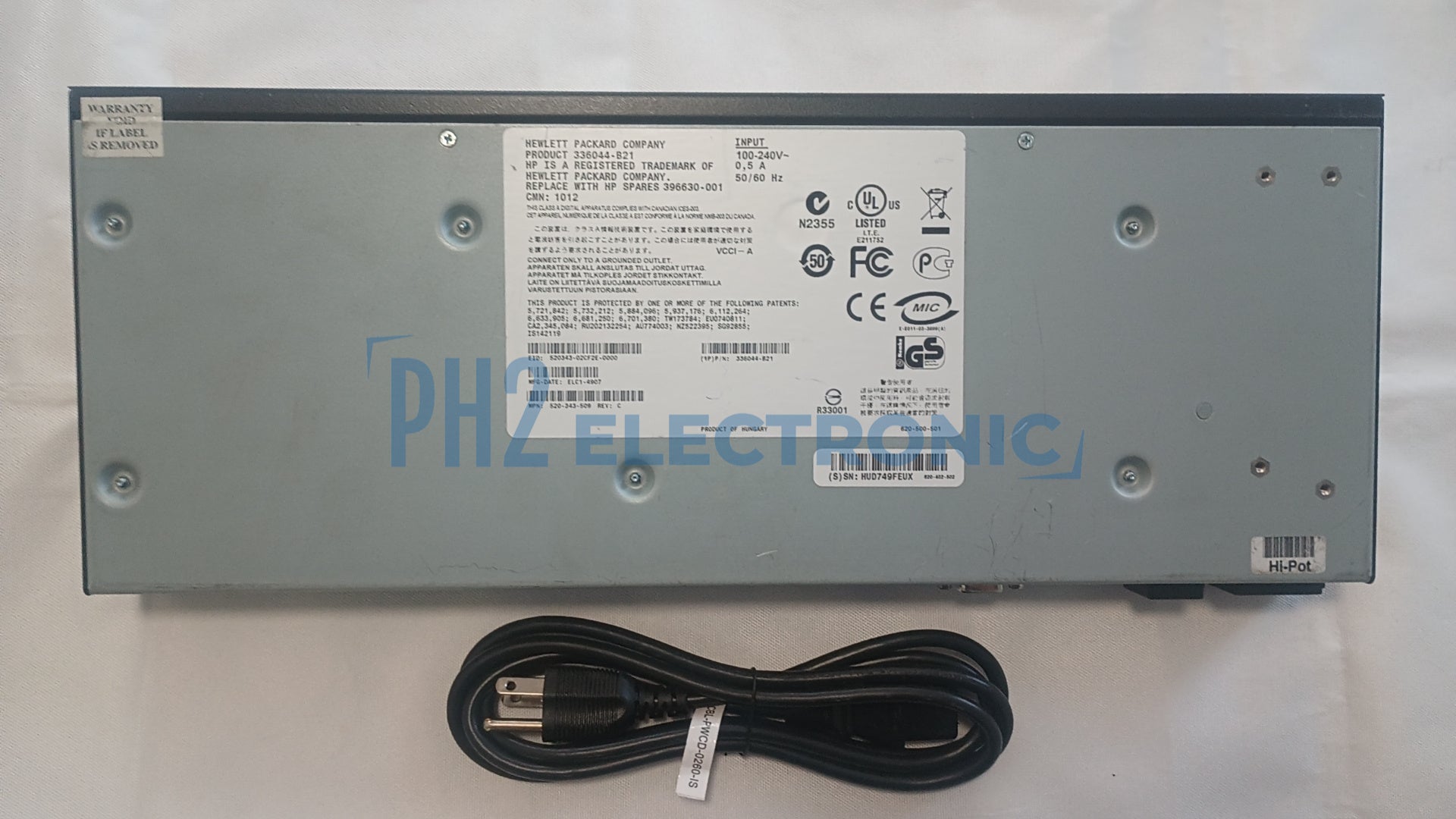 HPE 336044-B21 396630-001 EO1013 KVM CAT5 0X1X8 SERVER CONSOLE SWITCH 620-500-501 520-343-509