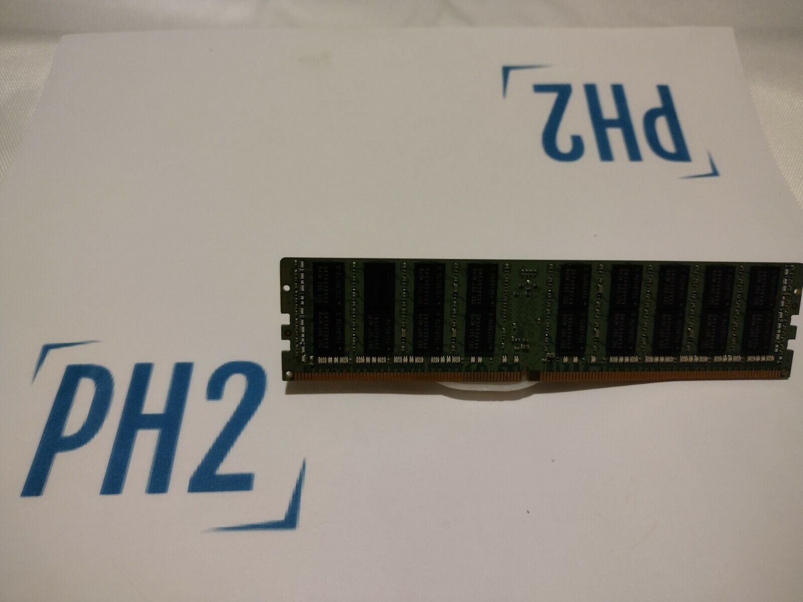 SAMSUNG M386A4G40DM0-CPB 32GB 4DRX4 PC4-2133P-LD0 PC4-17000 Server Memory